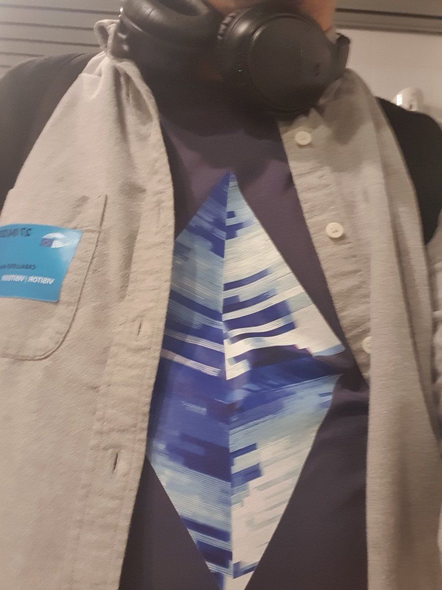 oh my god twitter doesn’t include alt text from images in their API